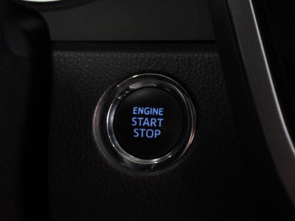 Toyota Camry VIII (XV70) с пробегом 2019 года, цена 2 915 000 рублей, 210333 км, седан, Автокод Объявления