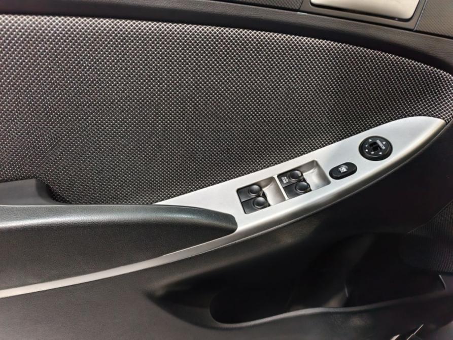 Hyundai Solaris I Курск  - изображение 13