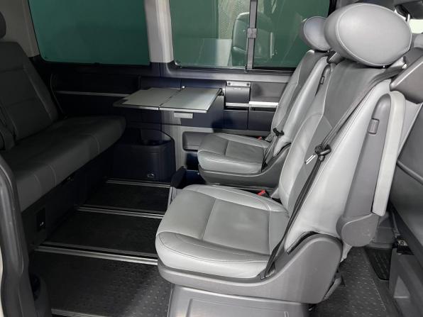 Volkswagen Multivan T5 Рестайлинг с пробегом 2013 года, цена 2 499 000 рублей, 172103 км, минивэн, Автокод Объявления
