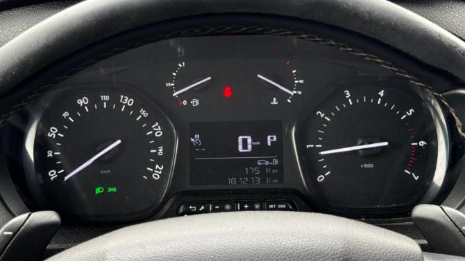 Peugeot Traveller I с пробегом 2018 года, цена 2 431 000 рублей, 181210 км, минивэн, Автокод Объявления