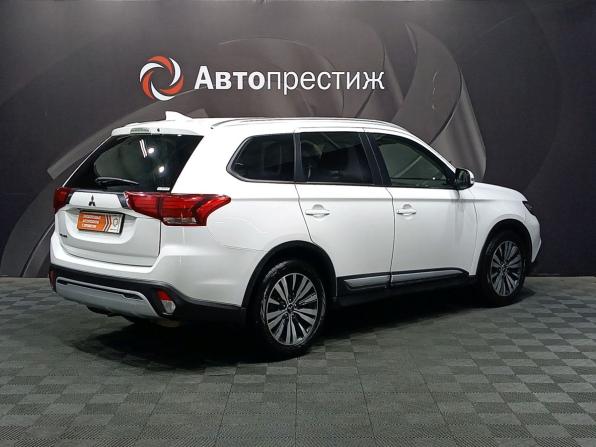Mitsubishi Outlander III Рестайлинг 3 с пробегом 2021 года, цена 1 980 000 рублей, 164000 км, внедорожник, Автокод Объявления