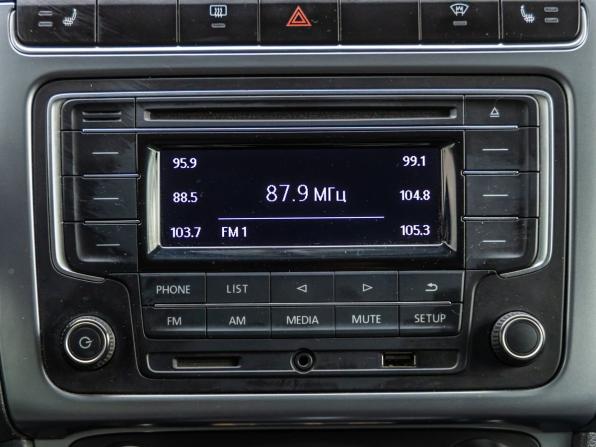 Volkswagen Polo V Рестайлинг с пробегом 2016 года, цена 1 248 000 рублей, 121842 км, седан, Автокод Объявления