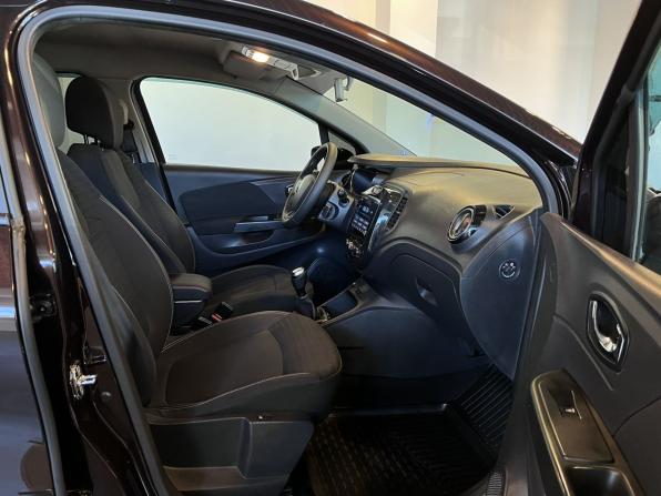 Renault Kaptur I с пробегом 2018 года, цена 1 533 000 рублей, 120115 км, внедорожник, Автокод Объявления