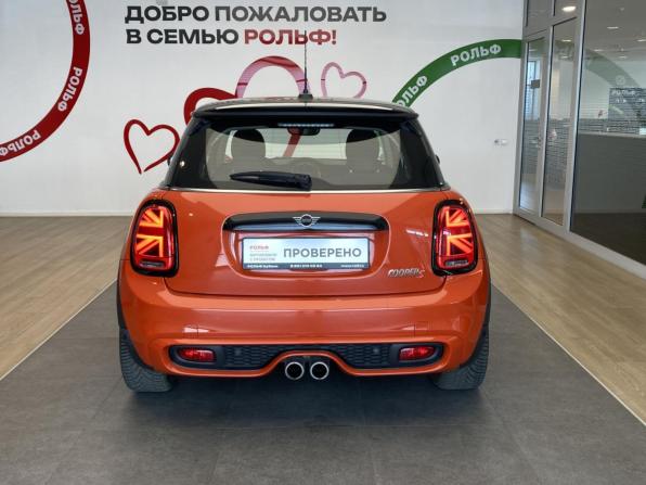 Mini Hatch III (F55/F56) Рестайлинг с пробегом 2019 года, цена 2 650 000 рублей, 15057 км, хэтчбек, Автокод Объявления