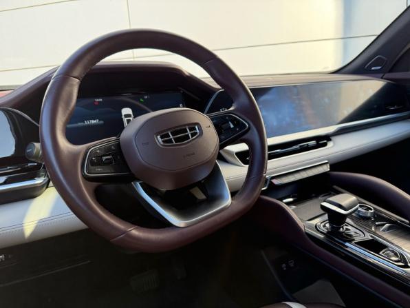 Geely Monjaro I с пробегом 2023 года, цена 2 775 000 рублей, 117847 км, внедорожник, Автокод Объявления