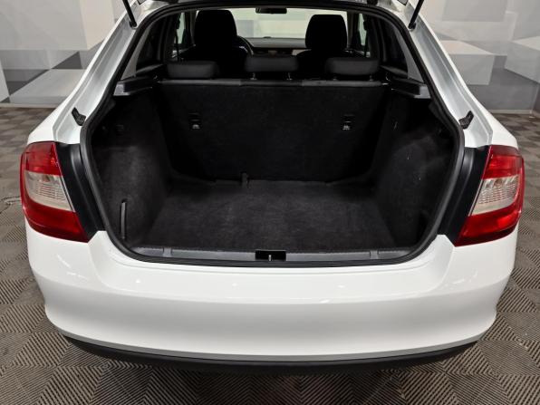 Skoda Rapid I с пробегом 2017 года, цена 770 000 рублей, 257324 км, лифтбек, Автокод Объявления
