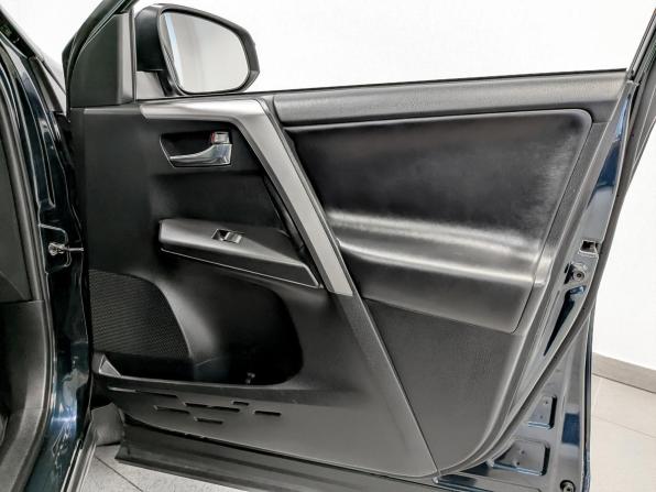 Toyota RAV4 IV (XA40) Рестайлинг с пробегом 2018 года, цена 2 305 000 рублей, 79350 км, внедорожник, Автокод Объявления