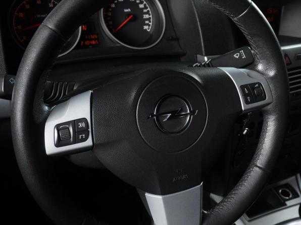 Opel Astra H Рестайлинг с пробегом 2011 года, цена 535 000 рублей, 210465 км, хэтчбек, Автокод Объявления