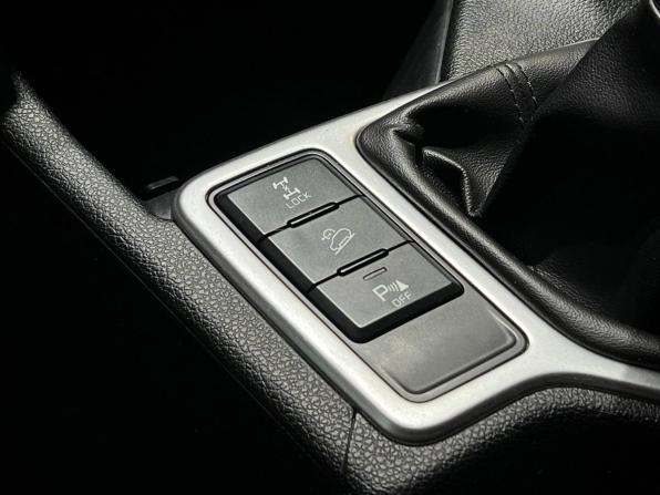 Kia Sportage IV Рестайлинг с пробегом 2018 года, цена 1 985 000 рублей, 157000 км, внедорожник, Автокод Объявления
