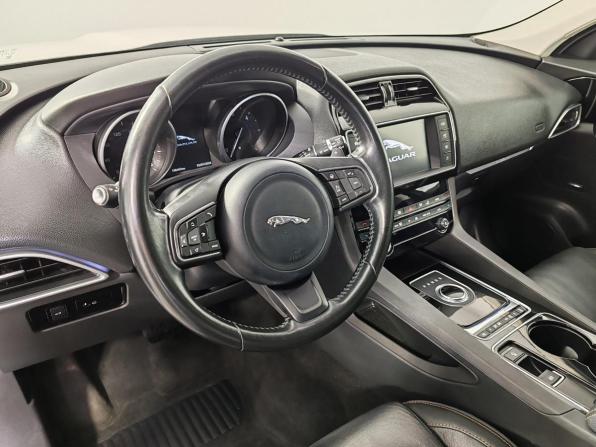 Jaguar F-Pace I с пробегом 2017 года, цена 2 399 000 рублей, 136442 км, внедорожник, Автокод Объявления