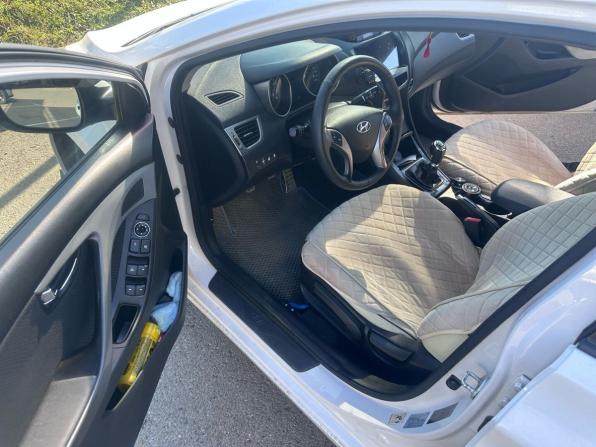 Hyundai Elantra V (MD) с пробегом 2013 года, цена 900 000 рублей, 155723 км, седан, Автокод Объявления