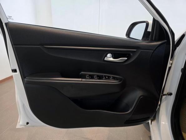Kia Rio IV Рестайлинг с пробегом 2022 года, цена 1 755 000 рублей, 108175 км, седан, Автокод Объявления