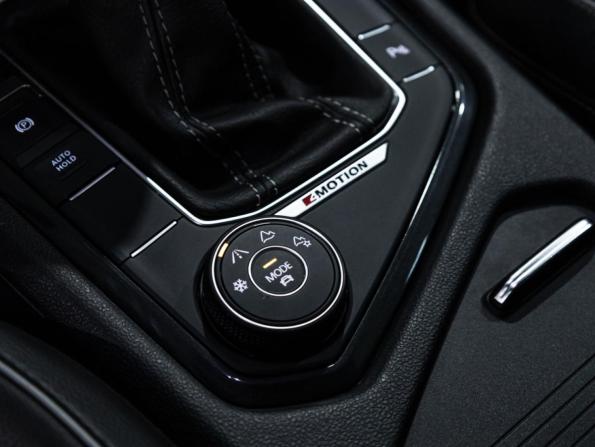 Volkswagen Tiguan II Рестайлинг с пробегом 2021 года, цена 3 319 700 рублей, 145904 км, внедорожник, Автокод Объявления
