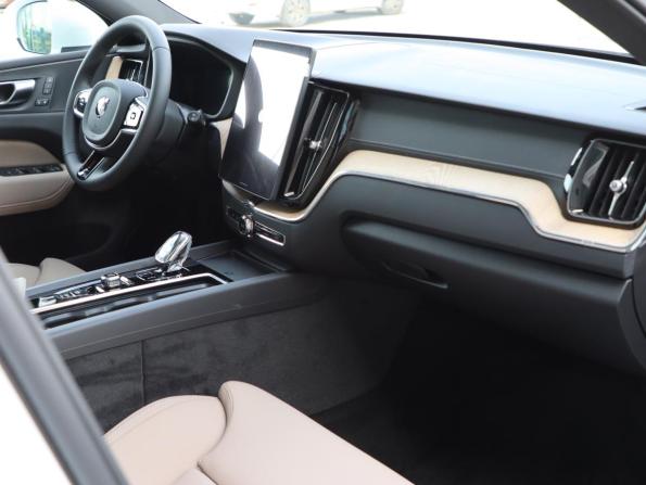 Volvo XC60 II Рестайлинг 2 с пробегом 2025 года, цена 6 690 000 рублей, 25 км, внедорожник, Автокод Объявления