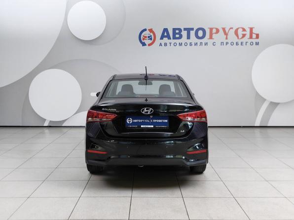 Hyundai Solaris II с пробегом 2017 года, цена 1 051 000 рублей, 155000 км, седан, Автокод Объявления