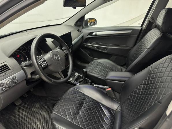 Opel Astra H Рестайлинг с пробегом 2008 года, цена 320 000 рублей, 301000 км, седан, Автокод Объявления