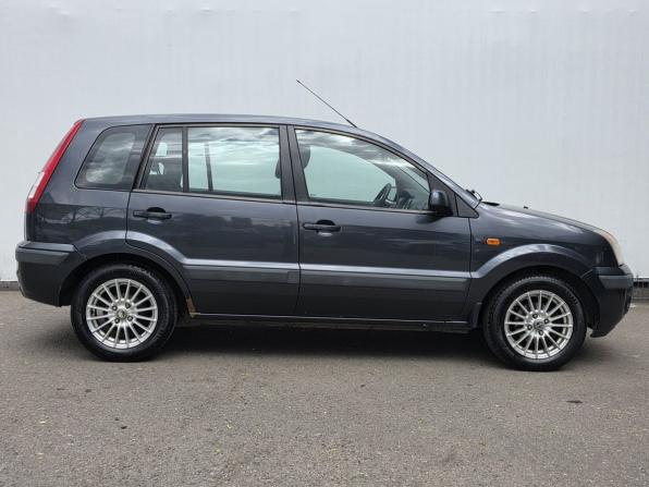Ford Fusion I Рестайлинг с пробегом 2006 года, цена 350 000 рублей, 325041 км, хэтчбек, Автокод Объявления