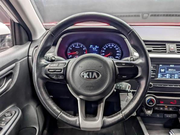 Kia Rio IV Рестайлинг с пробегом 2021 года, цена 1 390 000 рублей, 97751 км, седан, Автокод Объявления
