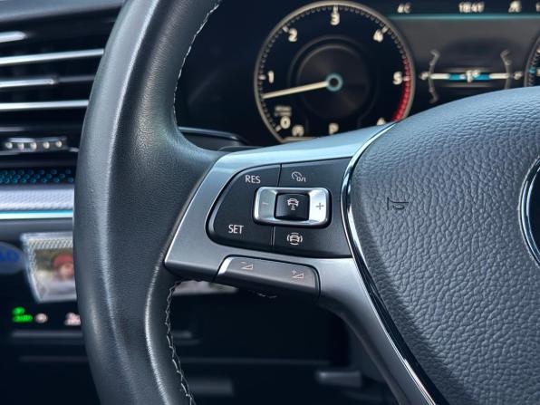 Volkswagen Touareg III с пробегом 2019 года, цена 5 970 000 рублей, 77294 км, внедорожник, Автокод Объявления