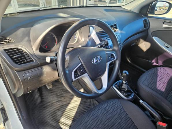 Hyundai Solaris I Рестайлинг с пробегом 2015 года, цена 904 000 рублей, 178825 км, седан, Автокод Объявления