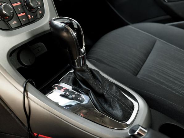 Opel Astra J с пробегом 2010 года, цена 750 000 рублей, 112238 км, хэтчбек, Автокод Объявления