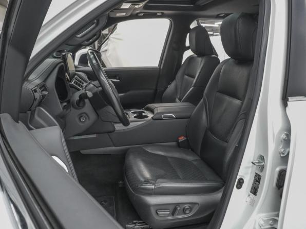 Toyota Land Cruiser 300 Series с пробегом 2021 года, цена 10 990 000 рублей, 70456 км, внедорожник, Автокод Объявления