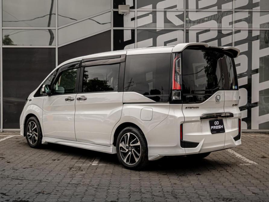 Honda Stepwgn V Краснодар  - изображение 2