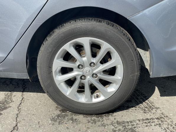 Hyundai Solaris II с пробегом 2019 года, цена 999 000 рублей, 245009 км, седан, Автокод Объявления