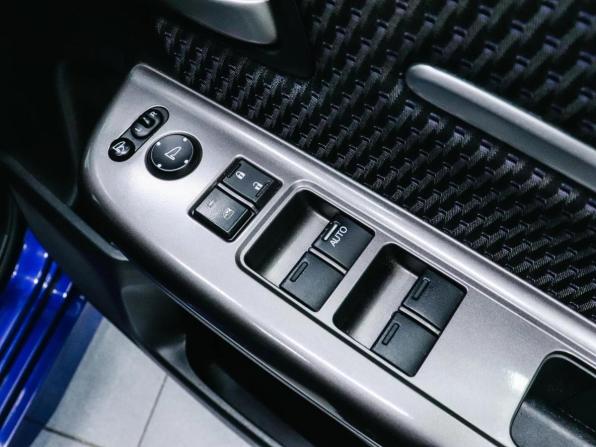 Honda Stepwgn V с пробегом 2016 года, цена 1 799 000 рублей, 122370 км, минивэн, Автокод Объявления