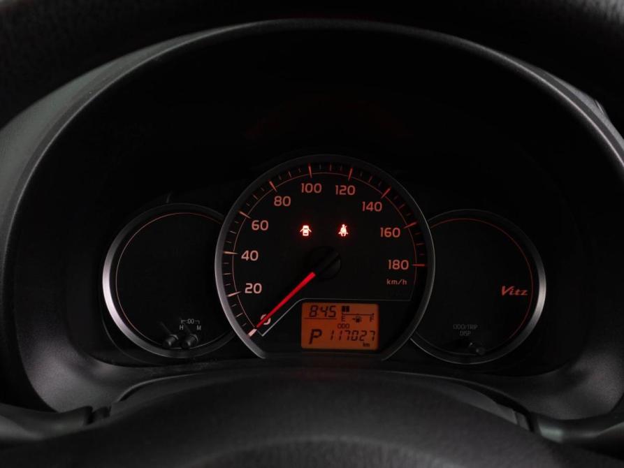 Toyota Vitz III (XP130) Тюмень  - изображение 12