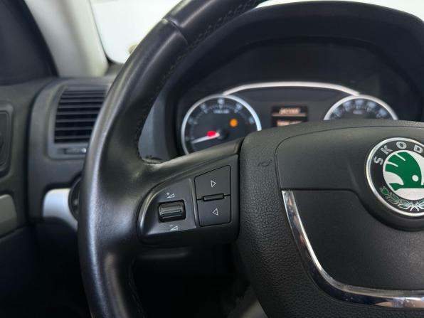 Skoda Octavia II (A5) Рестайлинг с пробегом 2012 года, цена 1 100 000 рублей, 165000 км, универсал, Автокод Объявления