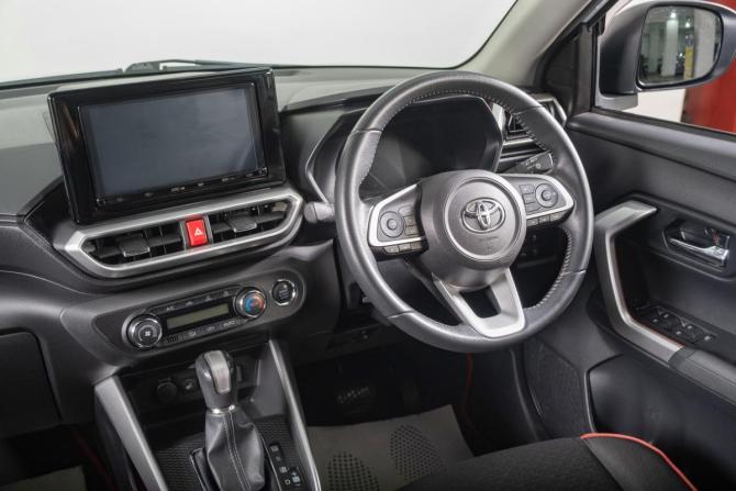 Toyota Raize I с пробегом 2019 года, цена 1 799 000 рублей, 28150 км, внедорожник, Автокод Объявления
