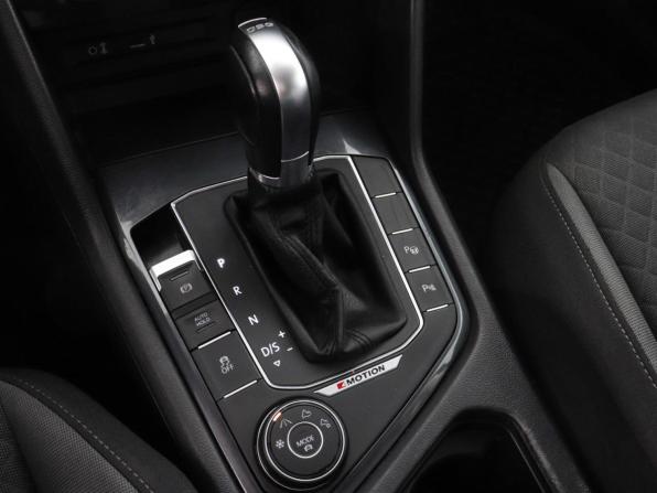 Volkswagen Tiguan II с пробегом 2017 года, цена 2 347 000 рублей, 129500 км, внедорожник, Автокод Объявления