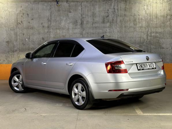 Skoda Octavia III (A7) Рестайлинг с пробегом 2019 года, цена 1 629 000 рублей, 289462 км, лифтбек, Автокод Объявления
