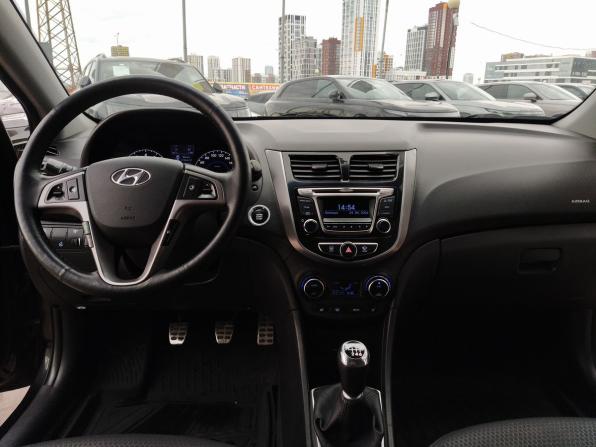 Hyundai Solaris I Рестайлинг с пробегом 2014 года, цена 990 000 рублей, 178500 км, хэтчбек, Автокод Объявления