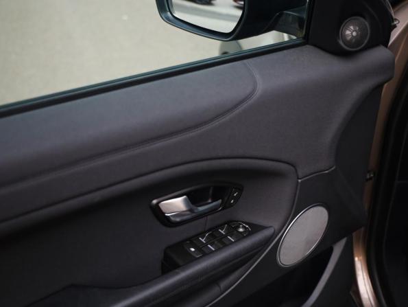 Land Rover Range Rover Evoque I Рестайлинг с пробегом 2017 года, цена 1 999 777 рублей, 140283 км, внедорожник, Автокод Объявления