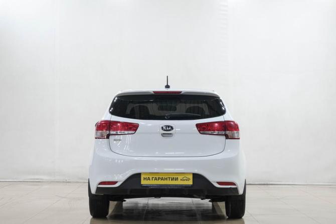 Kia Rio III Рестайлинг с пробегом 2017 года, цена 1 379 000 рублей, 105000 км, хэтчбек, Автокод Объявления