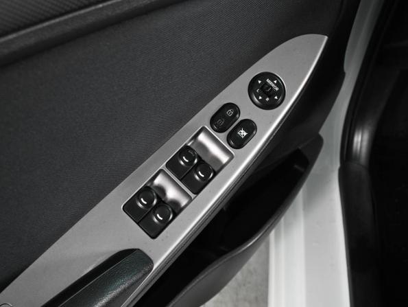 Hyundai Solaris I Рестайлинг с пробегом 2015 года, цена 1 049 000 рублей, 190563 км, седан, Автокод Объявления