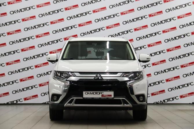 Mitsubishi Outlander III Рестайлинг 3 с пробегом 2019 года, цена 2 795 950 рублей, 116757 км, внедорожник, Автокод Объявления