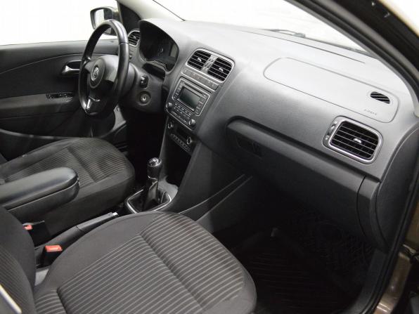 Volkswagen Polo V с пробегом 2015 года, цена 599 000 рублей, 230564 км, седан, Автокод Объявления