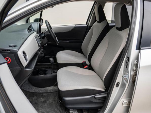 Toyota Vitz III (XP130) с пробегом 2012 года, цена 895 000 рублей, 77212 км, хэтчбек, Автокод Объявления