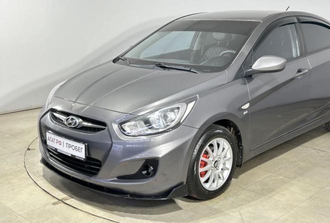 Hyundai Solaris I с пробегом 2014 года, цена 800 000 рублей, 135120 км, седан, Автокод Объявления
