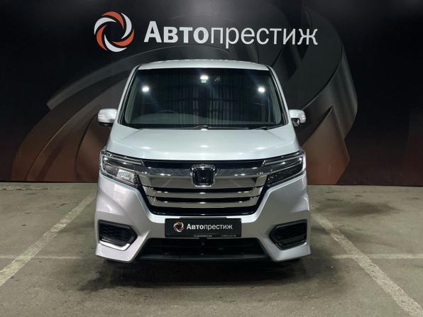 Honda Stepwgn V Рестайлинг с пробегом 2018 года, цена 2 100 000 рублей, 130000 км, минивэн, Автокод Объявления