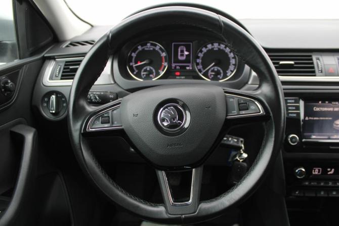 Skoda Rapid I Рестайлинг с пробегом 2018 года, цена 1 325 000 рублей, 63000 км, лифтбек, Автокод Объявления