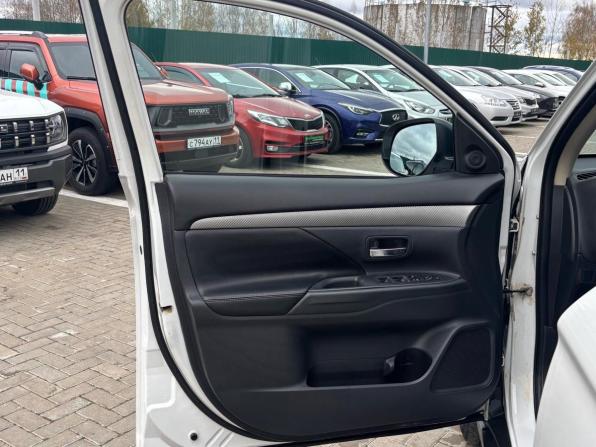 Mitsubishi Outlander III с пробегом 2013 года, цена 1 600 000 рублей, 101010 км, внедорожник, Автокод Объявления