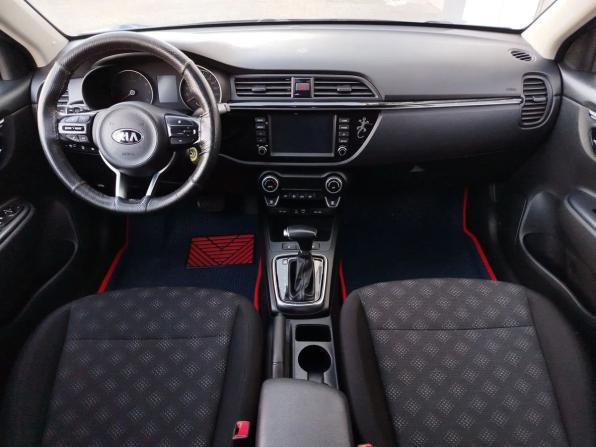 Kia Rio IV с пробегом 2018 года, цена 1 355 000 рублей, 85900 км, седан, Автокод Объявления