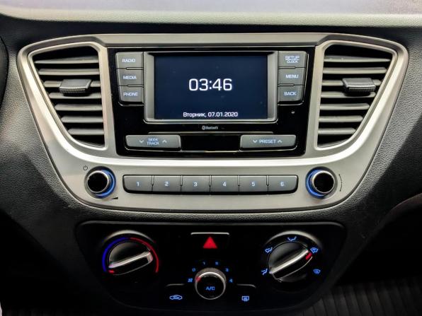 Hyundai Solaris II Рестайлинг с пробегом 2022 года, цена 1 665 000 рублей, 68204 км, седан, Автокод Объявления