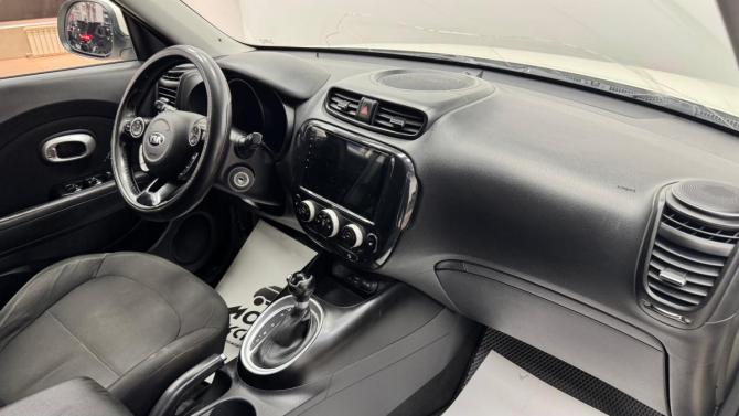 Kia Soul II Рестайлинг с пробегом 2017 года, цена 1 160 000 рублей, 205000 км, хэтчбек, Автокод Объявления