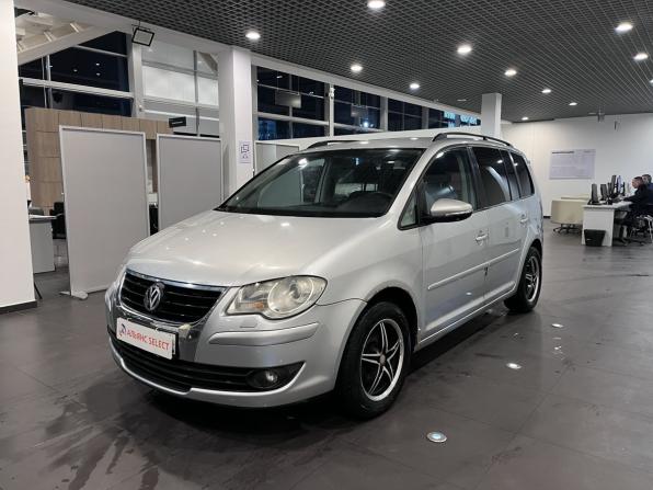 Volkswagen Touran I Рестайлинг с пробегом 2010 года, цена 584 000 рублей, 254263 км, компактвэн, Автокод Объявления
