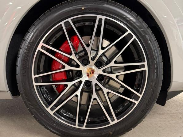 Новый Porsche Cayenne III Рестайлинг 2026 года, цена 29 490 000 рублей, внедорожник, Автокод Объявления